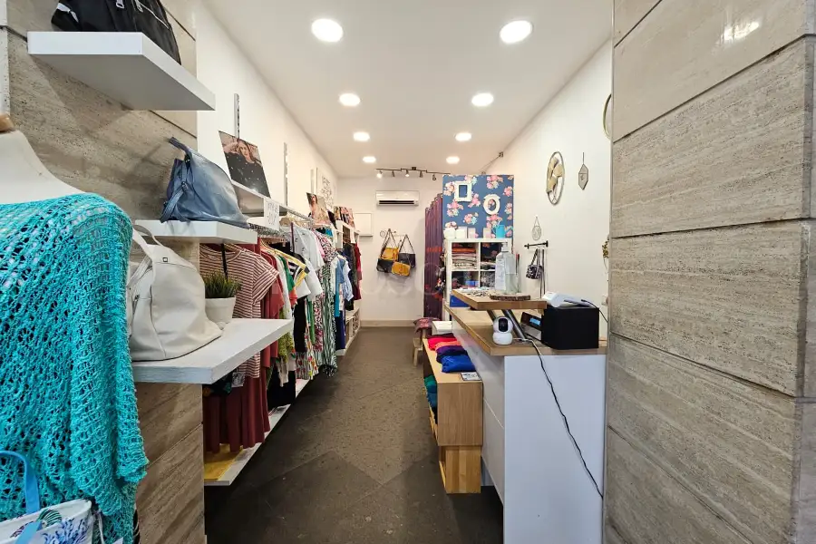 Negozio in affitto di 122 mq a €3.350 (rif. 15/2026)