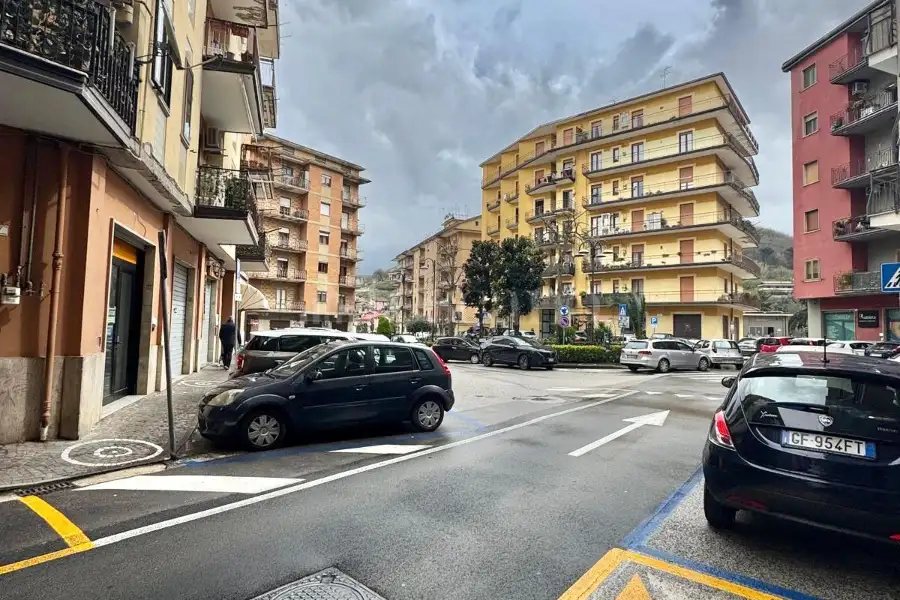 Negozio in affitto di 60 mq a €500 (rif. 124/2026)