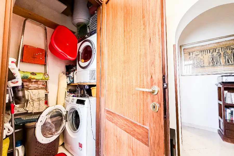 Palazzo in vendita di 280 mq a €800.000 (rif. 9/2026)