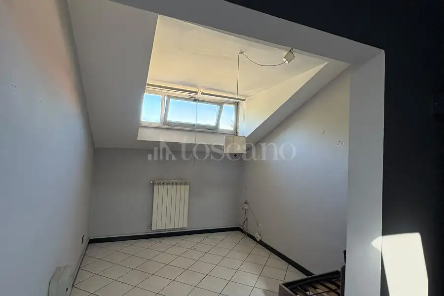 Stabile Uso Ufficio in vendita di 310 mq a €350.000 (rif. 80/2026)