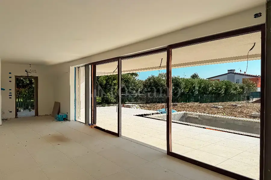 Villa in vendita di 362 mq a €1.695.000 (rif. 14/2025)