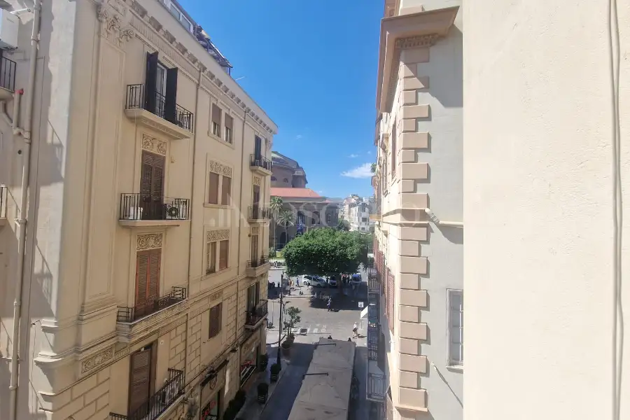 Casa in vendita di 295 mq a €1.350.000 (rif. 105/2026)