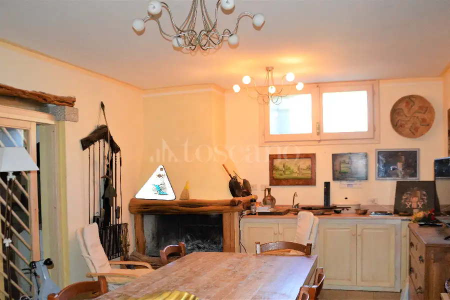 Villa Bifamiliare in vendita di 210 mq a €650.000 (rif. 39/2025)