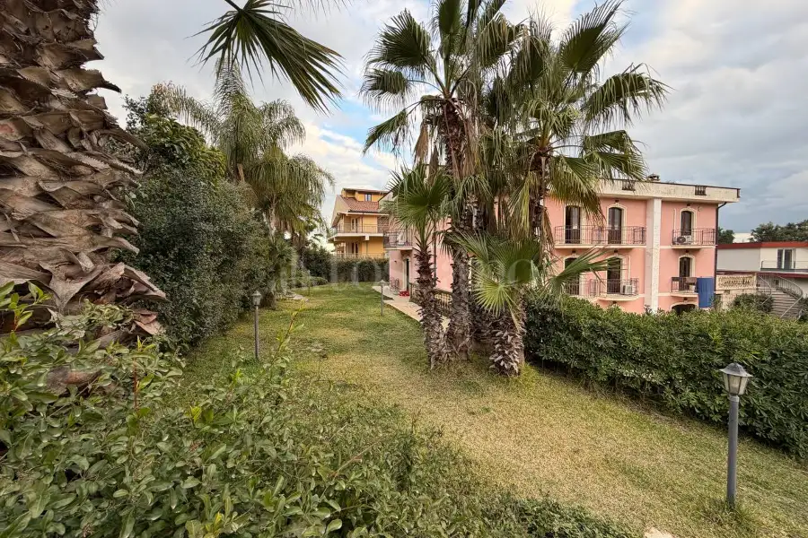Villa Bifamiliare in vendita di 265 mq a €550.000 (rif. 215/2025)