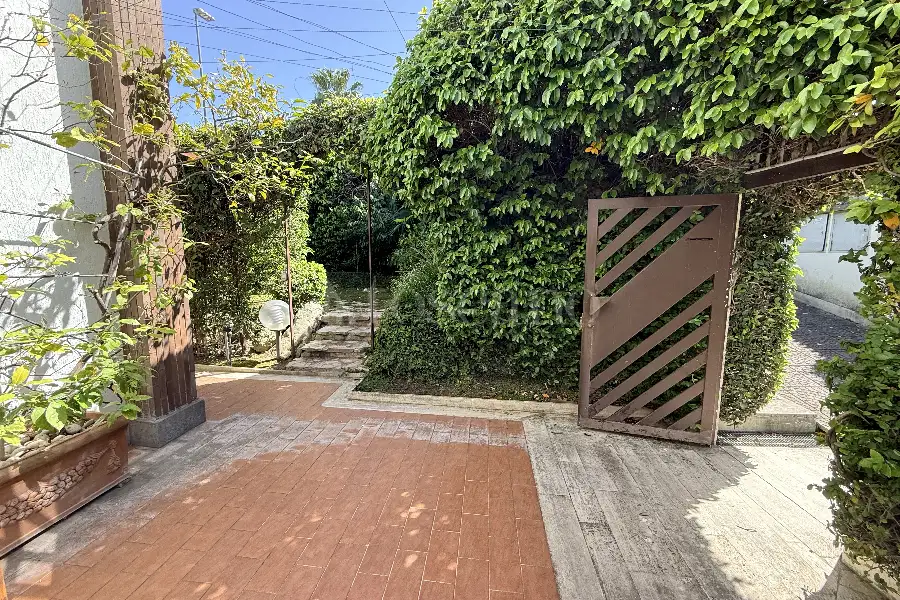 Villino a Schiera in vendita di 280 mq a €950.000 (rif. 15/2026)