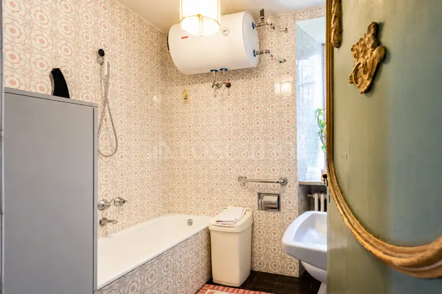 Casale in vendita di 1.000 mq a €1.150.000 (rif. 5/2026)