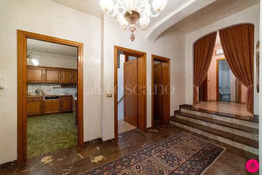 Villa in vendita di 390 mq a €430.000 (rif. 171/2025)
