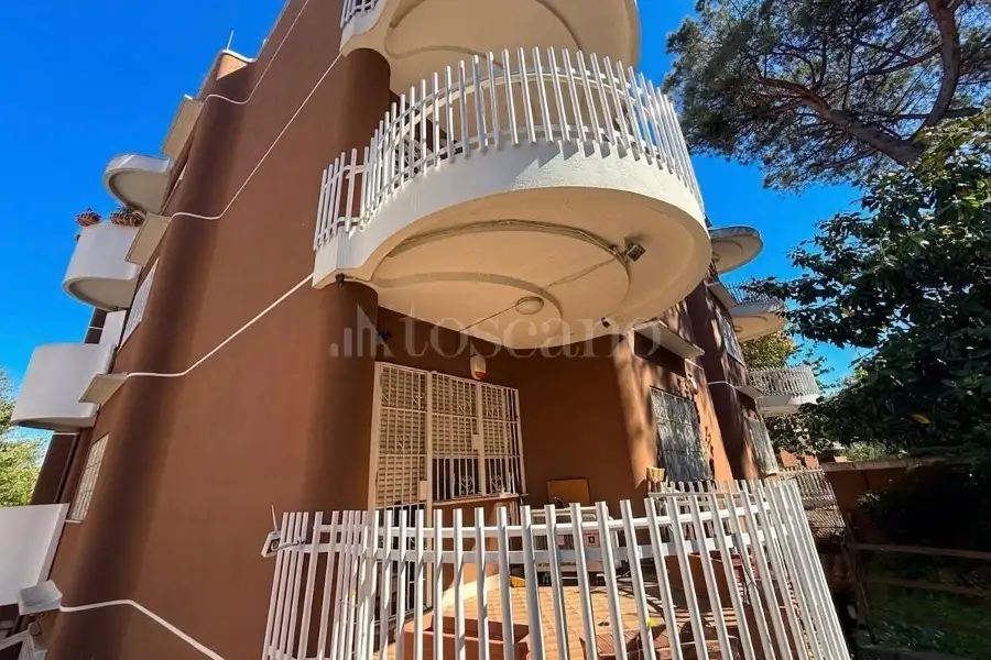 Casa in vendita di 165 mq a €609.000 (rif. 16/2026)