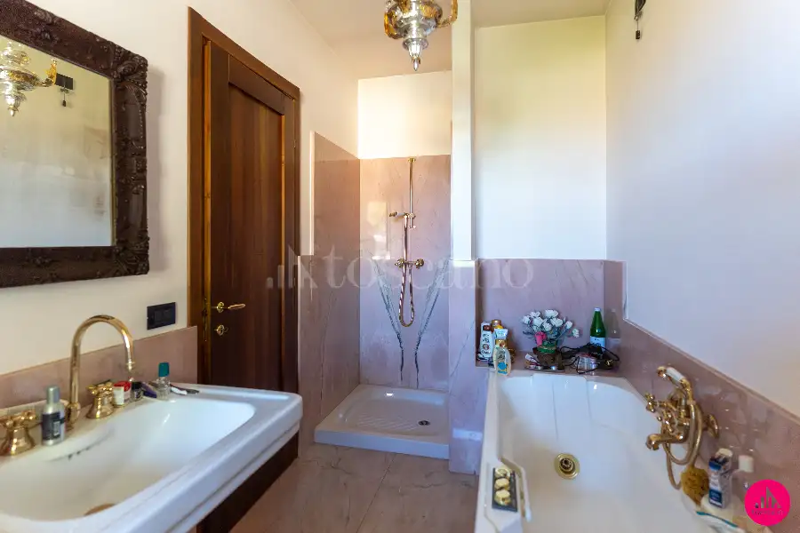 Attico in vendita di 160 mq a €349.000 (rif. 1/2026)