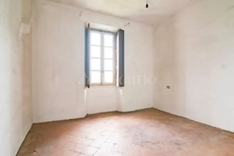 Casale in vendita di 400 mq a €180.000 (rif. 11/2026)