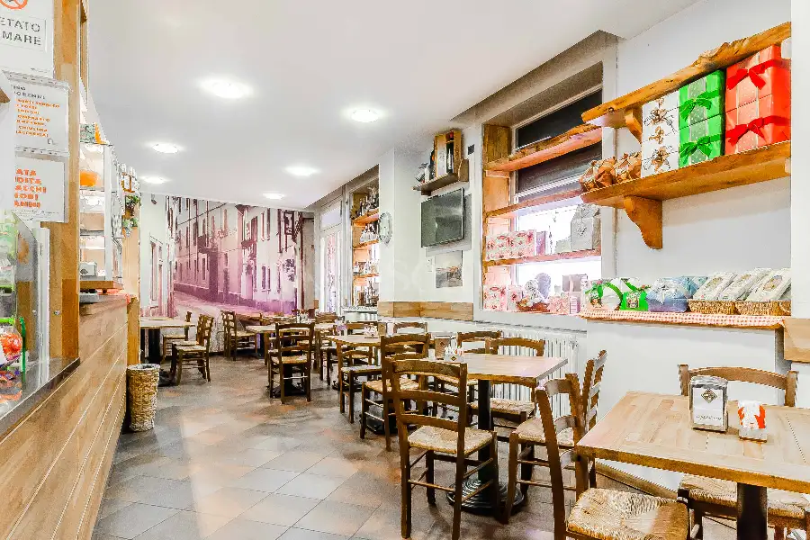 Attività Commerciale in vendita di 150 mq a €250.000 (rif. 124/2026)