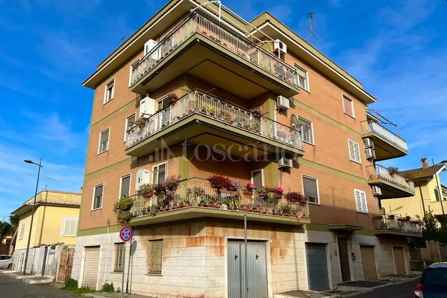 Attico in vendita di 100 mq a €185.000 (rif. 11/2025)