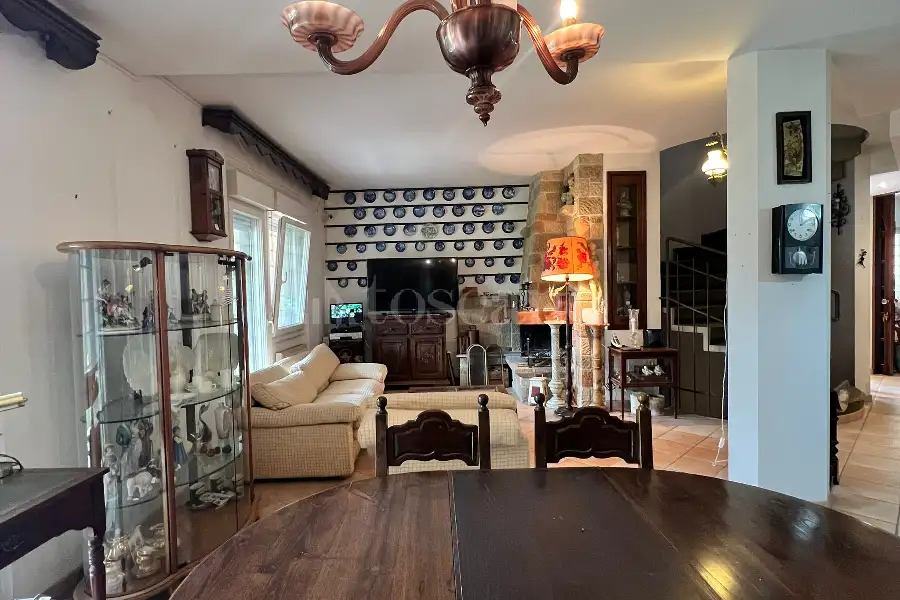 Villa in vendita di 310 mq a €479.000 (rif. 32/2026)