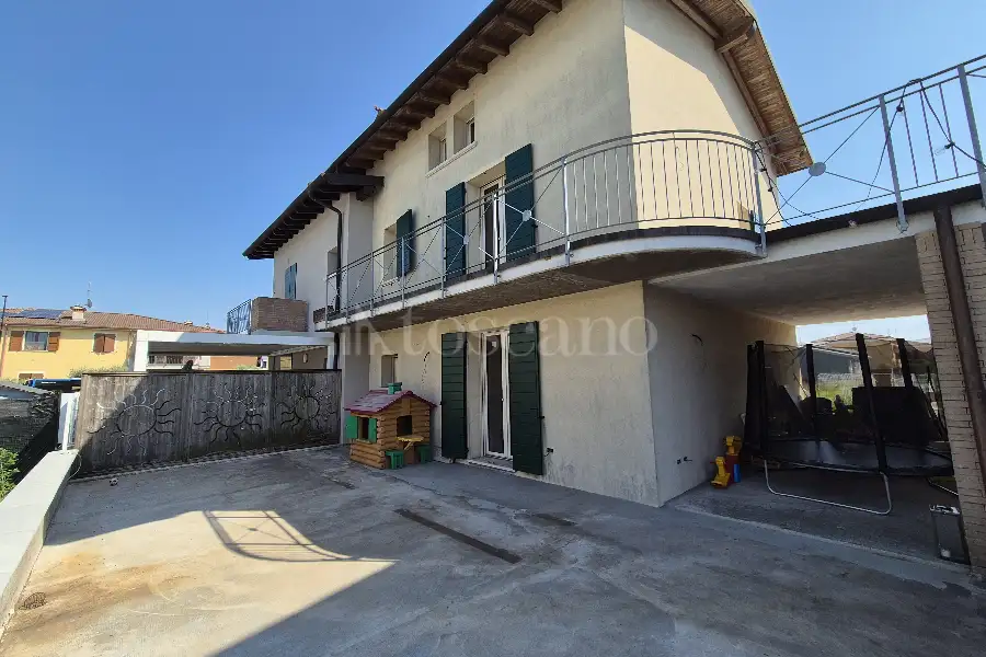 Villino a Schiera in vendita di 165 mq a €348.000 (rif. 21/2025)