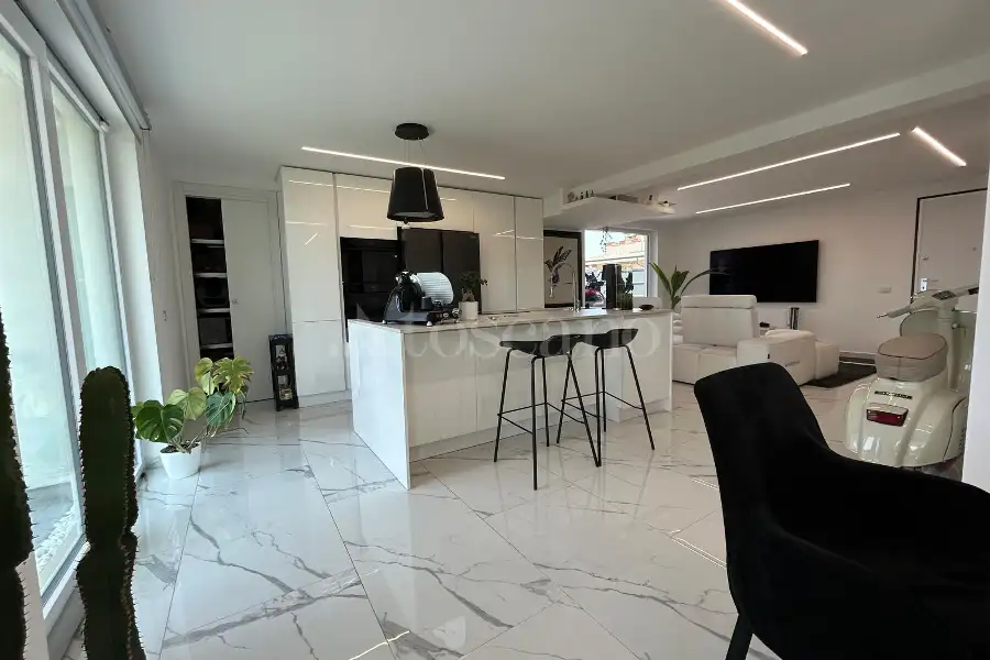 Villa in vendita di 180 mq a €599.000 (rif. 11/2026)
