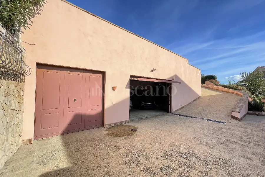 Villa in vendita di 500 mq a €1.500.000 (rif. 45/2025)