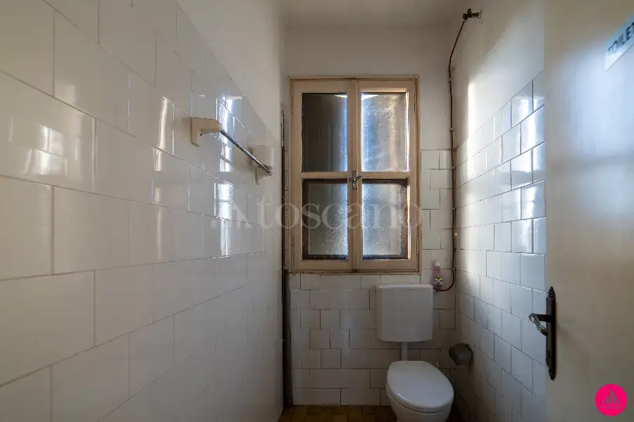 Negozio in vendita di 80 mq a €59.000 (rif. 27/2026)