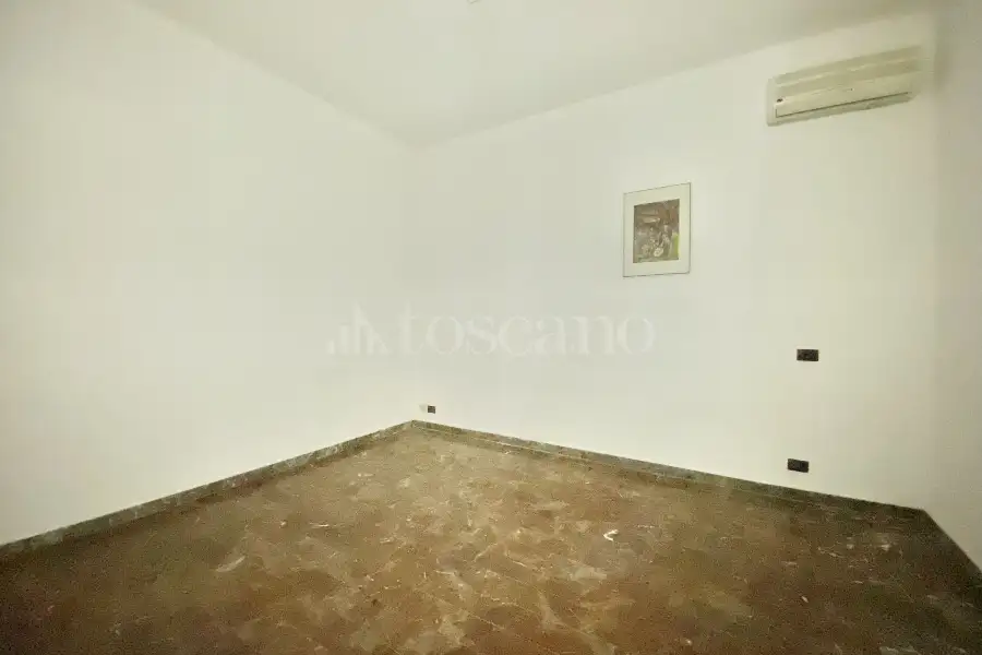 Negozio in vendita di 95 mq a €64.000 (rif. 26/2026)