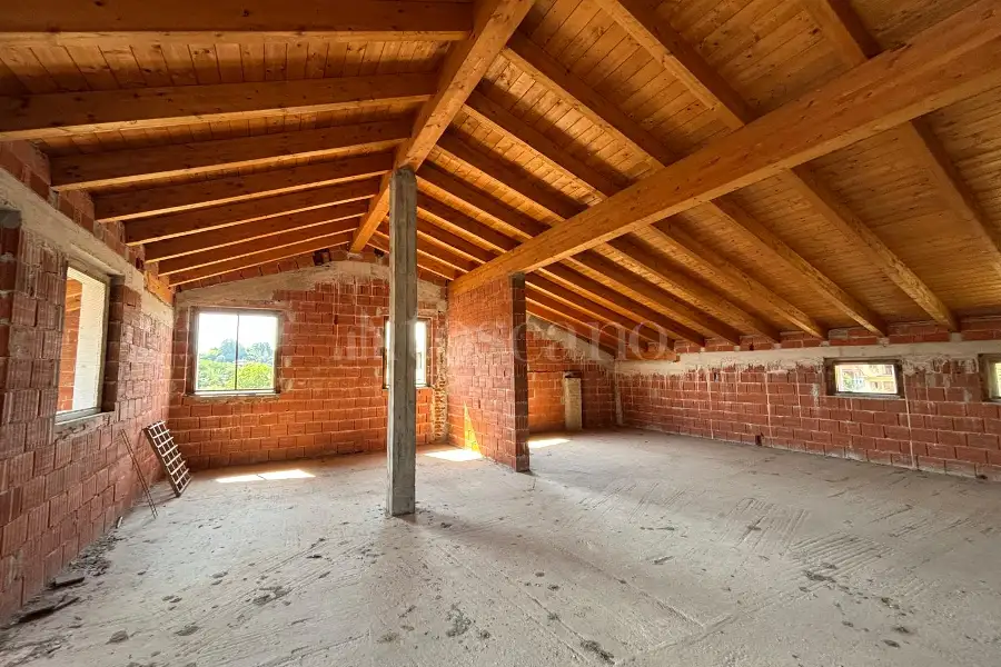 Casale in vendita di 840 mq a €650.000 (rif. 38/2026)