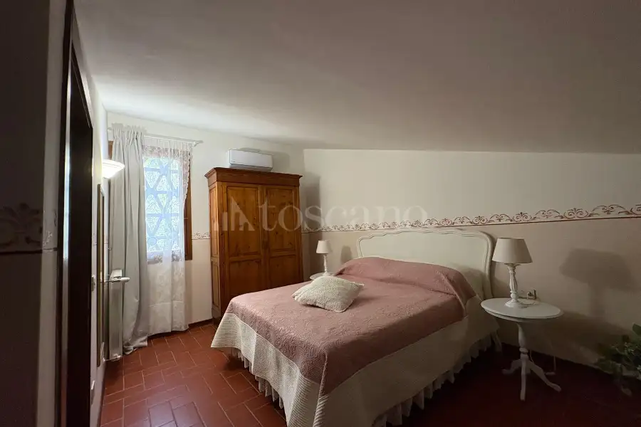 Casale in vendita di 880 mq a €1.080.000 (rif. 22/2025)
