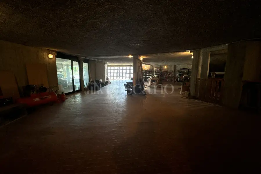 Casa in vendita di 800 mq a €879.000 (rif. 109/2024)