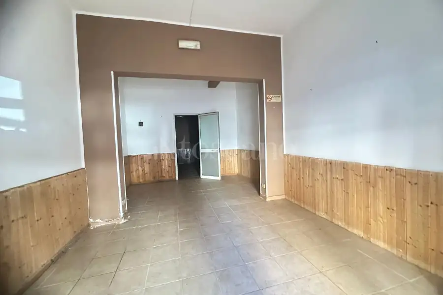 Negozio in affitto di 50 mq a €500 (rif. 53/2026)
