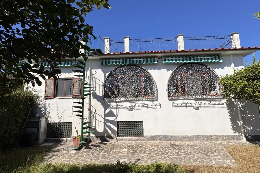 Villa in vendita di 500 mq a €1.080.000 (rif. 46/2025)