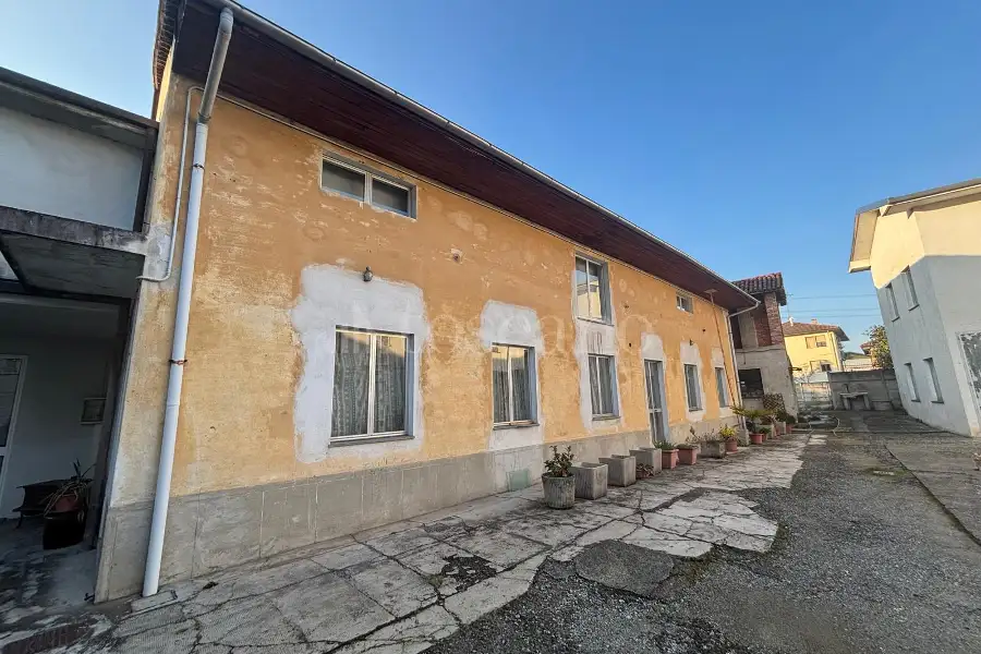 Negozio in vendita di 2.050 mq trattativa riservata (rif. 12/2026)