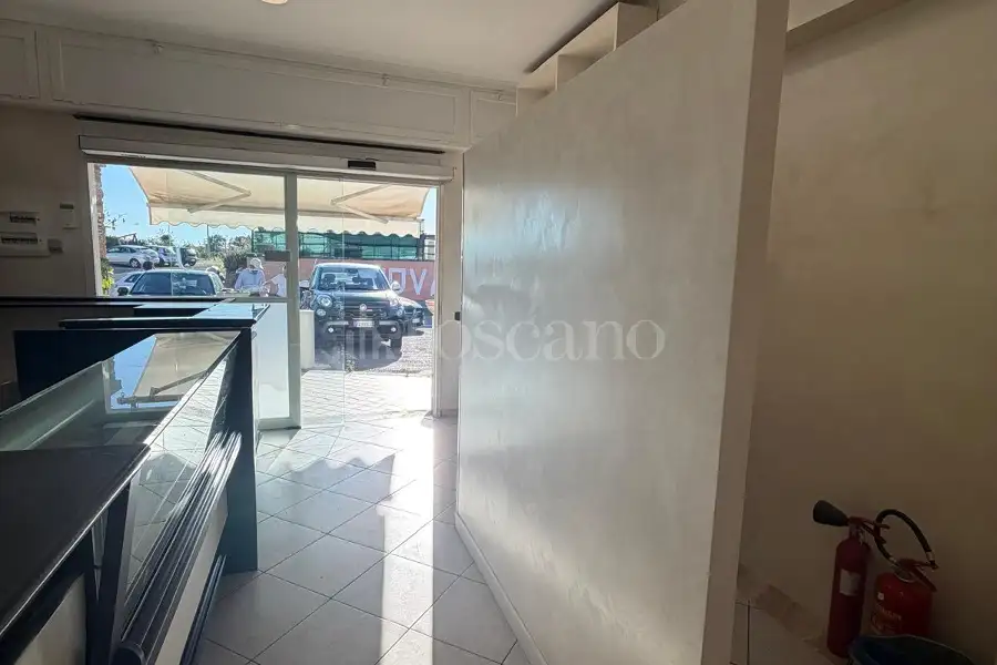 Negozio in affitto di 32 mq a €900 (rif. 89/2026)