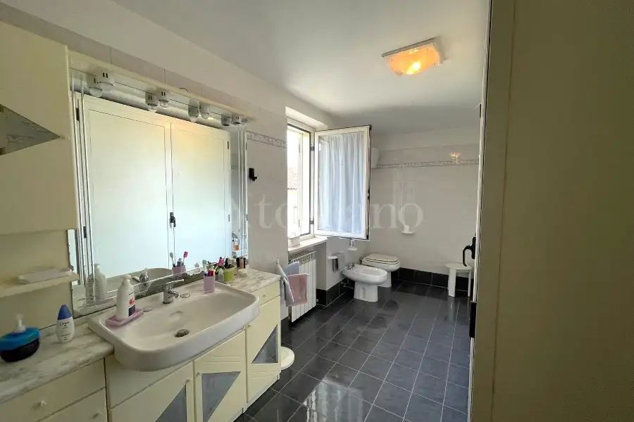 Villa Bifamiliare in vendita di 200 mq a €180.000 (rif. 45/2025)