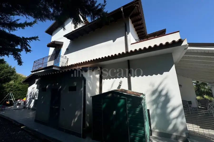 Villa in vendita di 400 mq a €420.000 (rif. 81/2024)