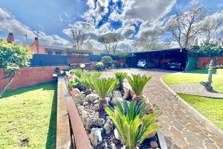 Villa Bifamiliare in vendita di 215 mq a €649.000 (rif. 10/2026)