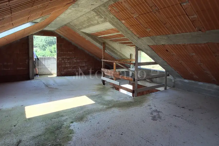 Casale in vendita di 400 mq a €500.000 (rif. 2/2025)