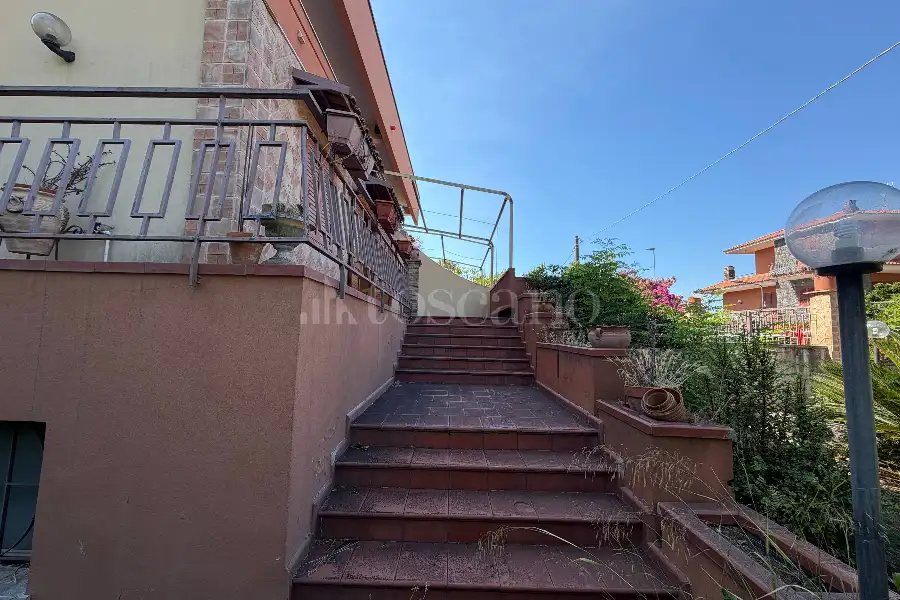 Villa in vendita di 330 mq a €498.000 (rif. 120/2026)