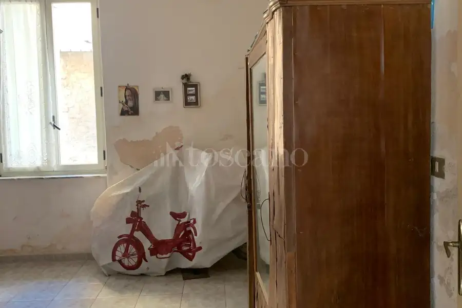 Palazzo in vendita di 160 mq a €40.000 (rif. 3/2026)