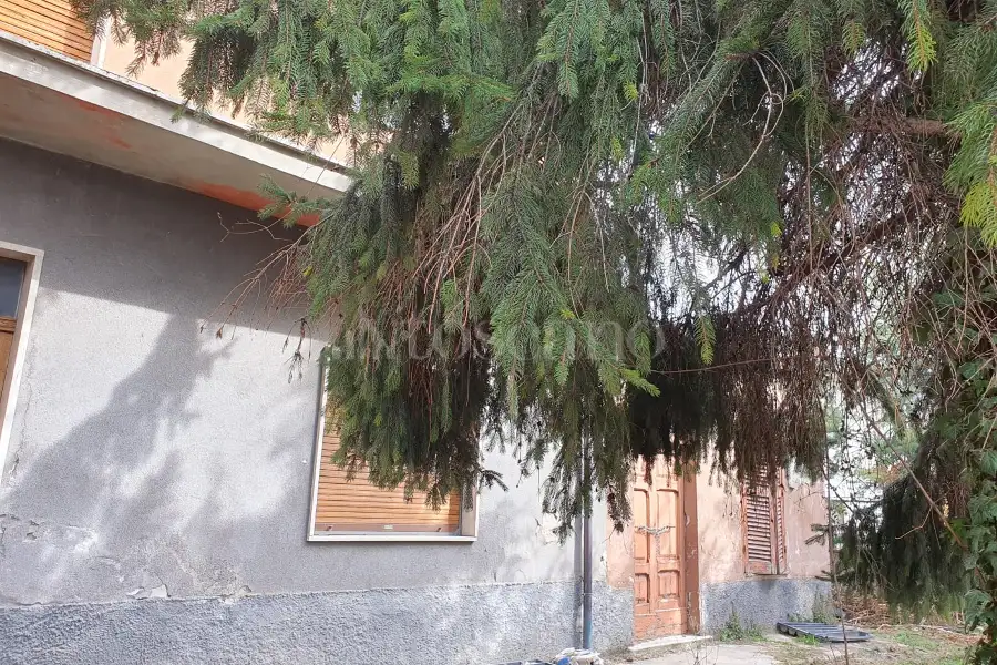 Casa Indipendente in vendita di 460 mq a €220.000 (rif. 31/2024)