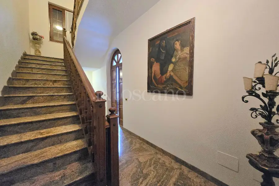 Villa in vendita di 550 mq a €970.000 (rif. 10/2026)