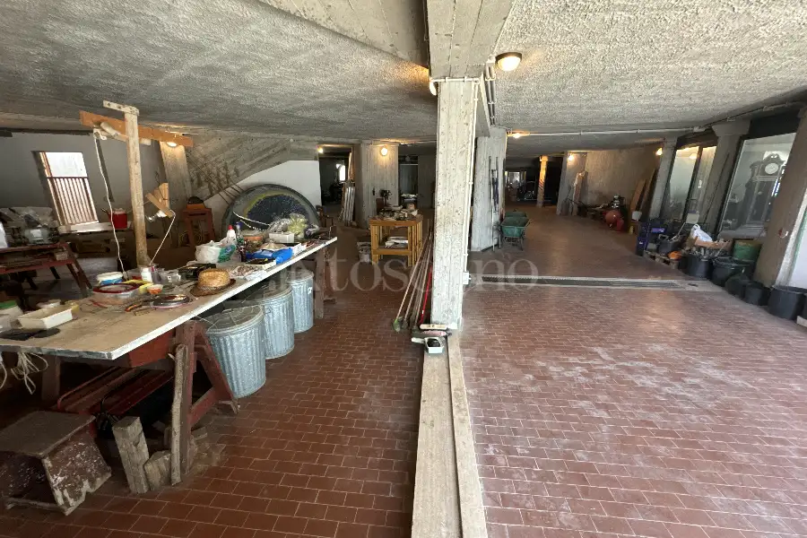 Casa in vendita di 800 mq a €879.000 (rif. 109/2024)