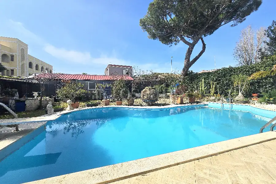 Villa in vendita di 310 mq a €550.000 (rif. 14/2026)