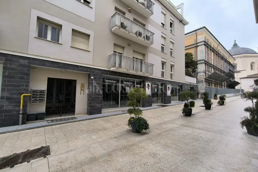 Negozio in vendita di 65 mq a €285.000 (rif. 13/2026)