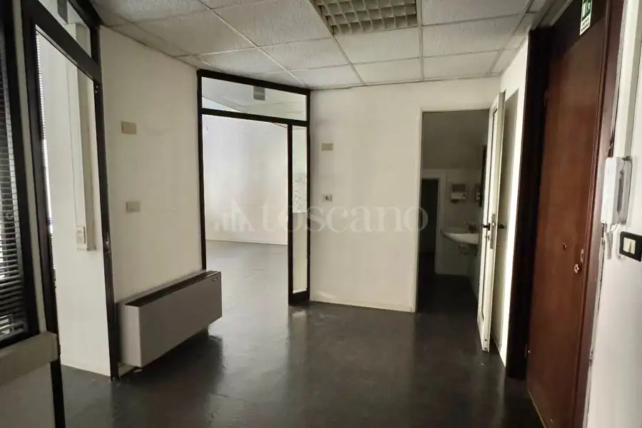 Ufficio in affitto di 250 mq a €1.000 (rif. 69/2024)