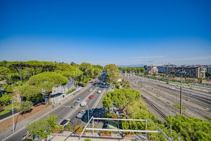 Attico in affitto di 82 mq a €1.900 (rif. 22/2026)