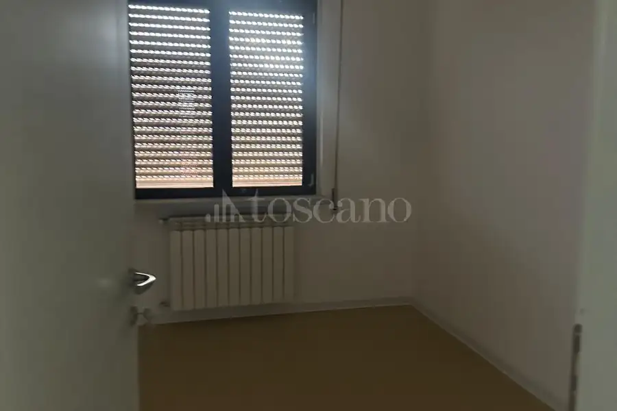 Ufficio in affitto di 300 mq a €3.000 (rif. 83/2026)