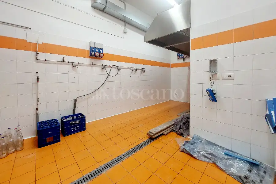Negozio in affitto di 45 mq a €1.950 (rif. 3/2026)