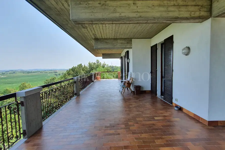 Villa in vendita di 450 mq a €950.000 (rif. 14/2025)