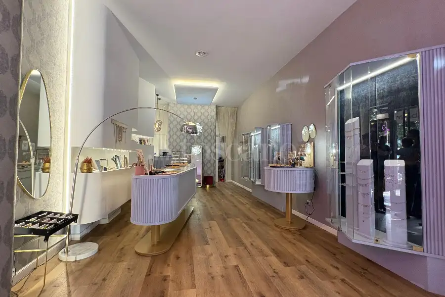Negozio in vendita di 50 mq a €245.000 (rif. 36/2025)