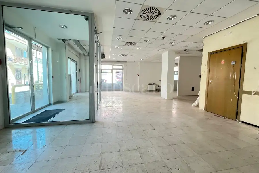 Negozio in vendita di 271 mq a €340.000 (rif. 41/2025)