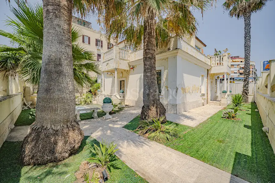 Villa in vendita di 210 mq a €980.000 (rif. 50/2026)