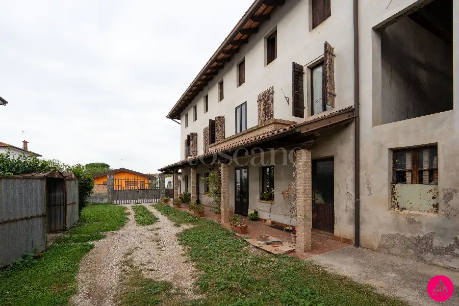 Casa Indipendente in vendita di 310 mq a €190.000 (rif. 66/2026)