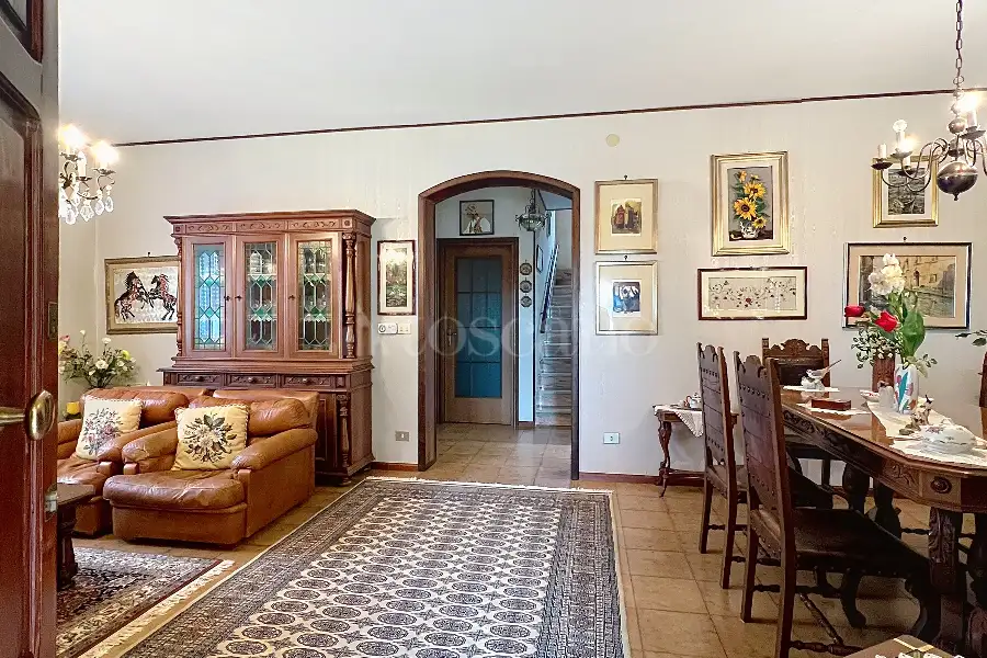 Villa in vendita di 342 mq a €430.000 (rif. 196/2025)
